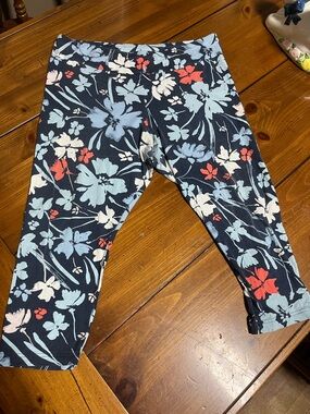 Time and Tru Women's High Rise Knit Capri Leggings Navy Floral Size XXL